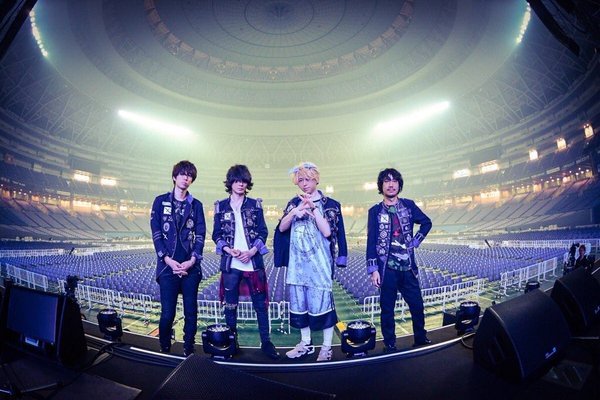 zaqsutan's tweet photo. BUMP OF CHICKEN
2009年頃に知ってから
ずっと大好き
BFLY大阪はほんと最高でした
これからもね
#BFLY_OSK https://t.co/WX1NapyxEc
