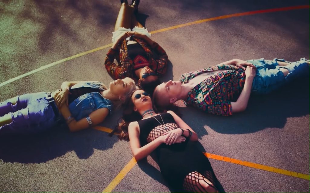 blue_mortem's tweet image. the h&amp;amp;m coachella collection tho