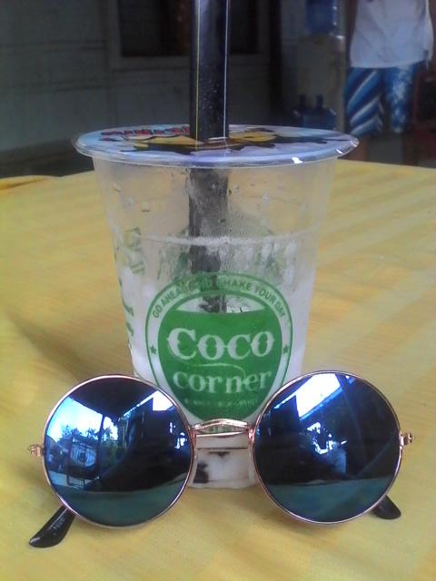 FuckItsAryana's tweet photo. Effin hot👌😂
#CocoCorner https://t.co/cz5nqBCHpv
