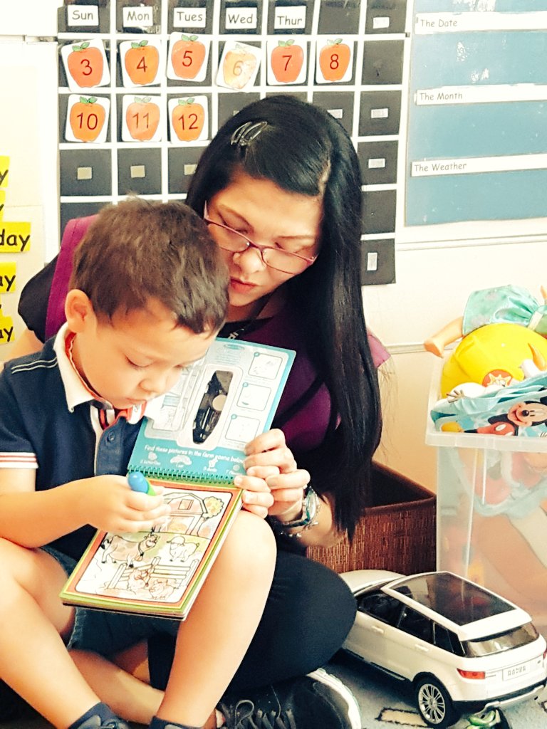 KidsAcademy_UAE's tweet image. Show and tell @Bateen  #EYFS #developingconfidence #comunicationandlanguage #showandtell @KidsAcademyUAE