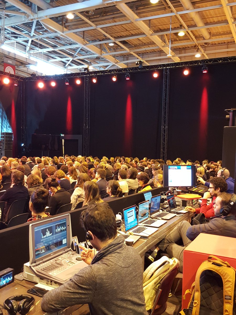 smugnier's tweet photo. L'expérience Client au coeur du débat #EMKTP2016 Conf Stratégie Clients ! #SocNot https://t.co/fdfv2PcROB