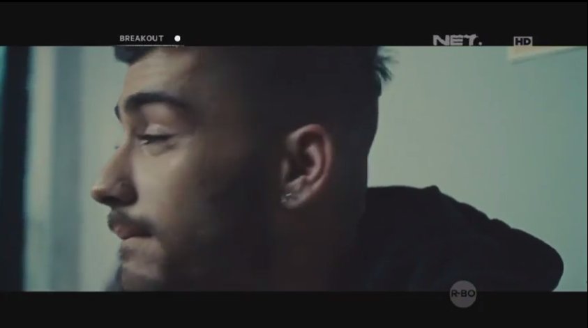 andwnnn's tweet photo. Retweeted BreakoutNET (@BreakoutNET):
#NowPlaying BeFoUr - Zayn #BreakoutNETZAYN https://t.co/C8AIz6aVn2 https://t.co/rrodpknsCw