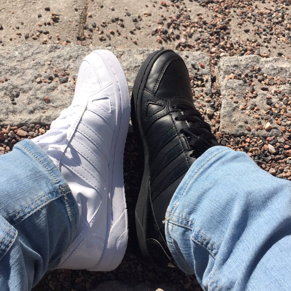 josilvennoinen's tweet photo. @robinpackalen heimoihei 👋🏻 mun monivuotinen unelma on vihdoin totta! 😎👞👟❤️ #ikiomat #erpat 🤗 #adidas #neo ❤️ https://t.co/bEZusFPIC3