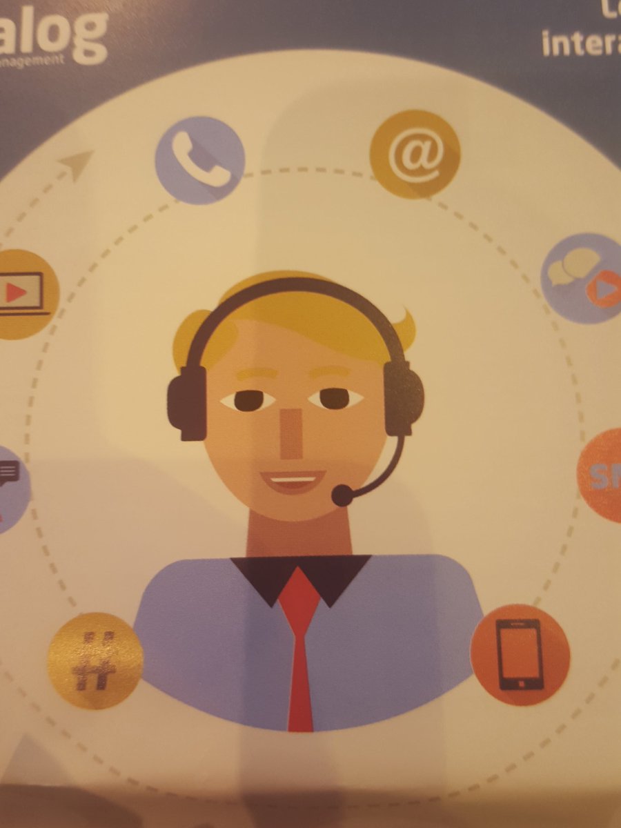 SocialNotorious's tweet photo. Looking at some cool stuff. Have you heard about #Viadialog dedicated to #UX @ #EMKTP2016 #SocNot https://t.co/nstBXHi4On