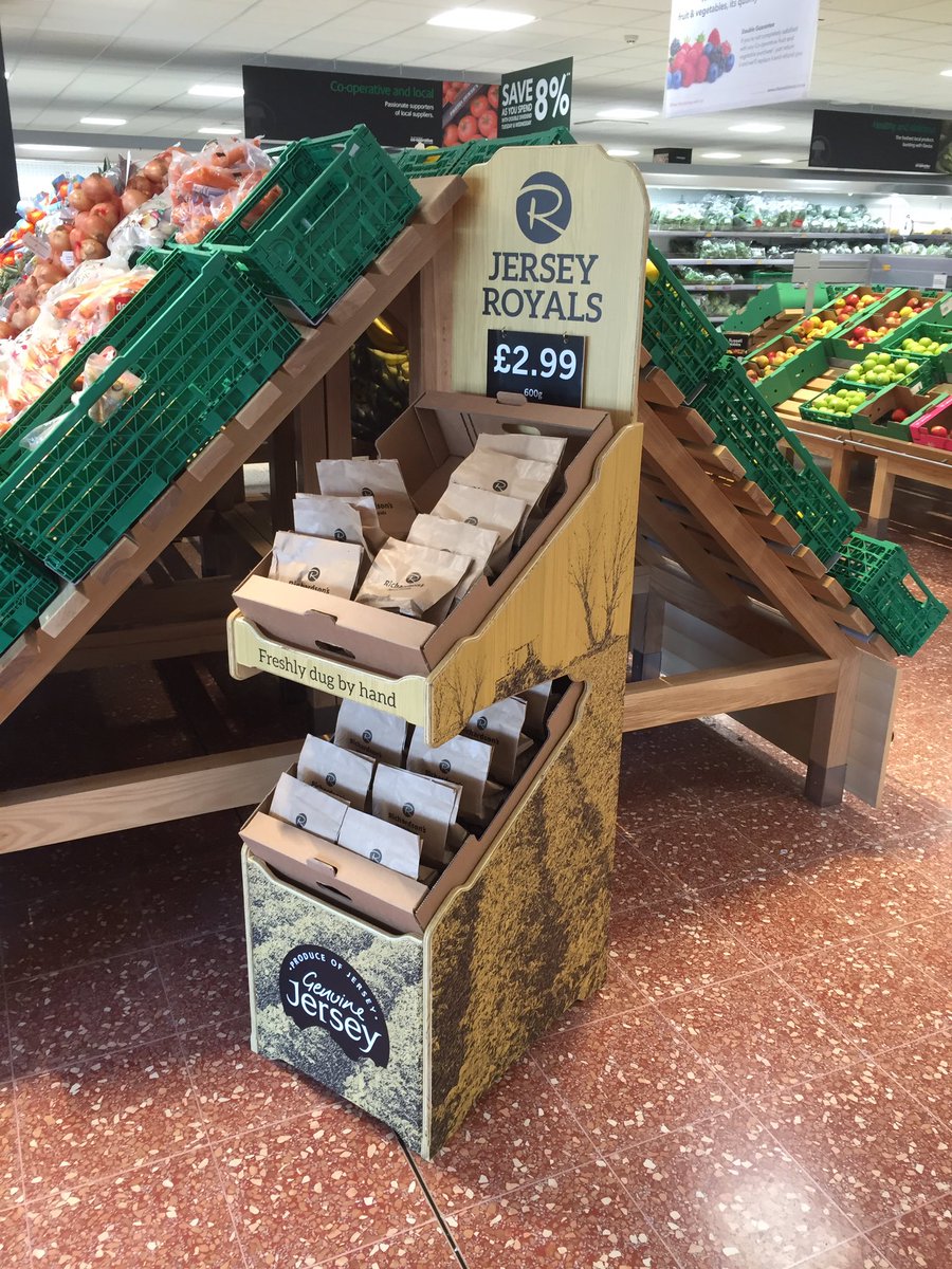 RichardsonsJSY's tweet photo. Our hand dug #JerseyRoyalPotatoes are now on sale across the island in lovely branded packs!! #GenuineJersey https://t.co/DIOppZEaB4