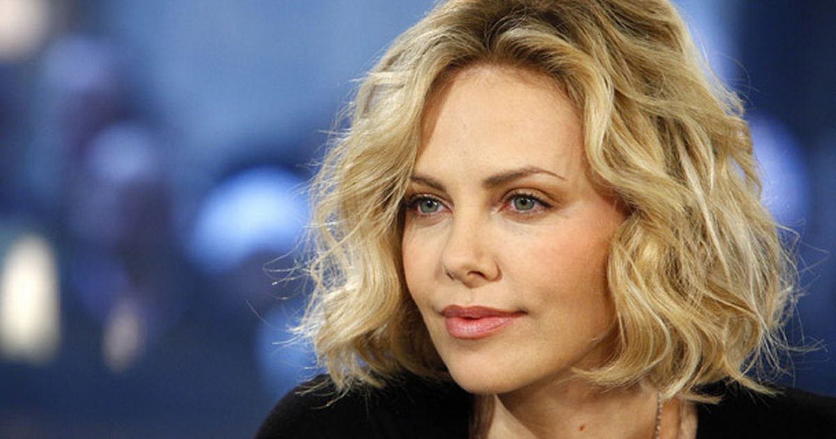 dailynews_24's tweet photo. Charlize Theron in Fast & Furios 8 https://t.co/PVnWxiIZRK #Cinema #Spettacolo #CharlizeTheron #cinema #fastfurios8 https://t.co/6SczOulTvx