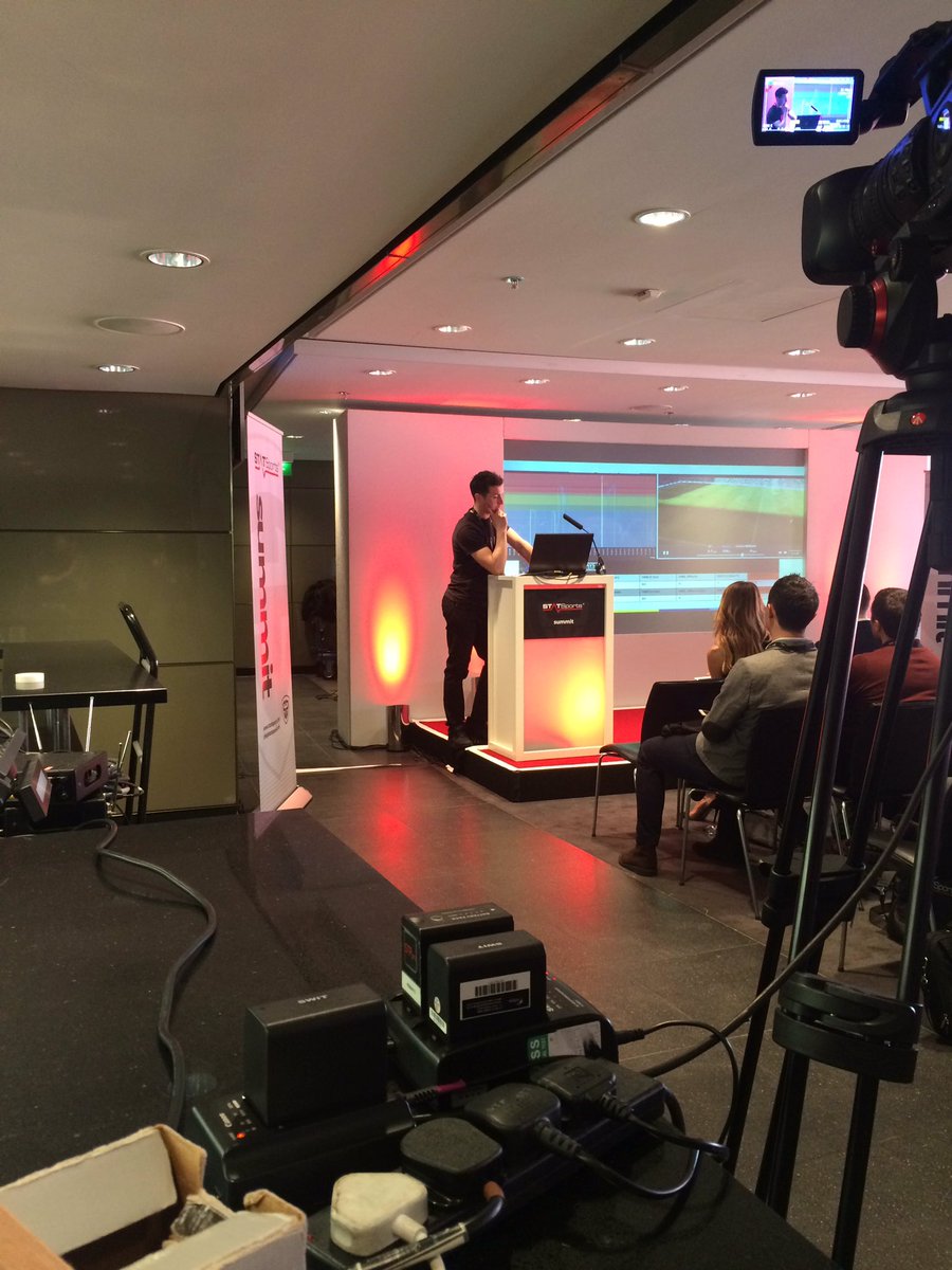 _Chris_Lynch_'s tweet image. Matt Taberner up for a presentation at #STATSportssummit #wembleystadium @statsports @Everton #GPSData