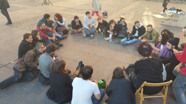 NuitDeboutTlse's tweet photo. Tous les comptes-rendus (audio &amp; pdf) de la #NuitDebout #Toulouse du #41mars sont en ligne ! https://t.co/mBpMrUIRkB https://t.co/1CcFvcyHnD