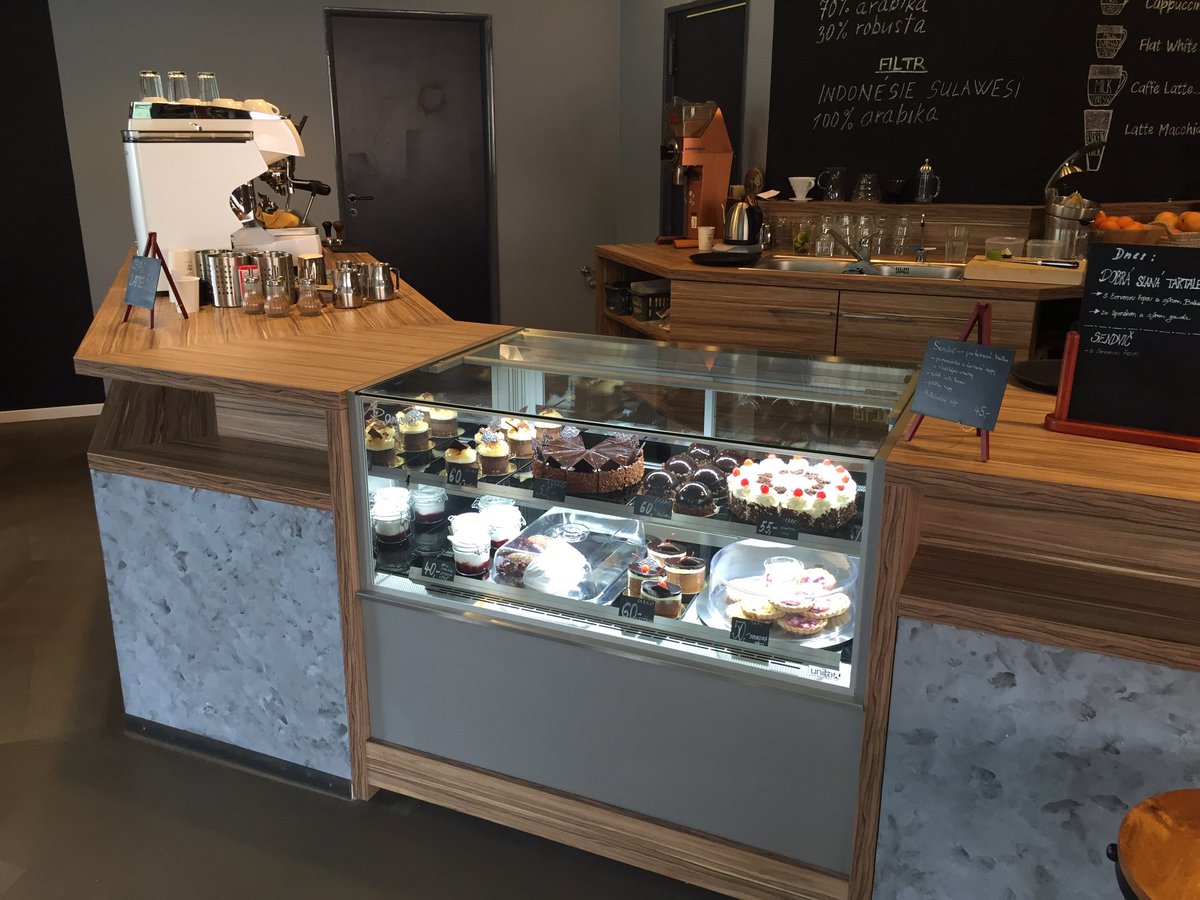 copywriterka's tweet photo. Pardubice mají dobrou kavárnu! Daleko lepší než její název (Dobrý Kafé) a lokalita (Polabiny). https://t.co/yDdohQd7ma