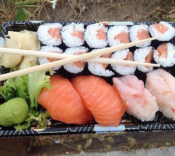 HereTodayIT's tweet photo. Chan Sushi Bar Catania è anche takeaway: provatelo e fateci sapere! #heretoday #sushiporn #sushimonday https://t.co/dzgIdJadLB