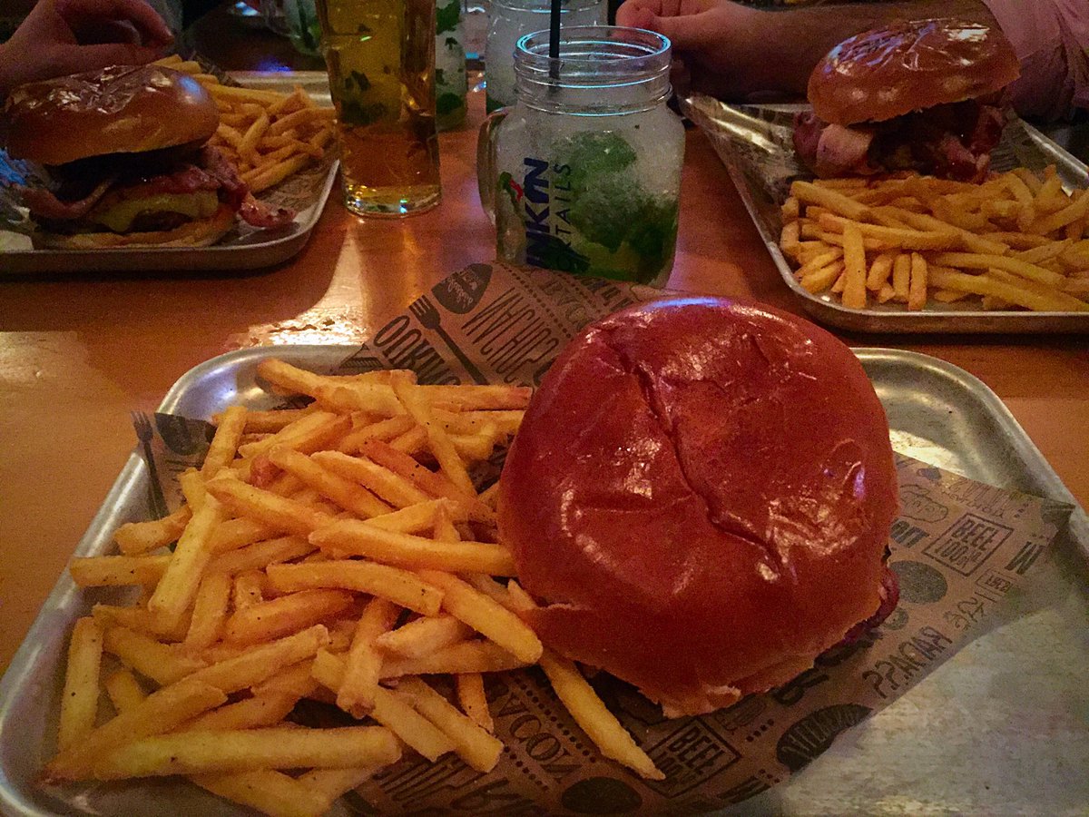 KatieClose_'s tweet photo. Anyone up for a #FoodChallenge ? 🍔🍟 @Tomaserac @ERAC_JOSH @Herts_Erac_CBA @mistry49 https://t.co/CFeK0eDDvu