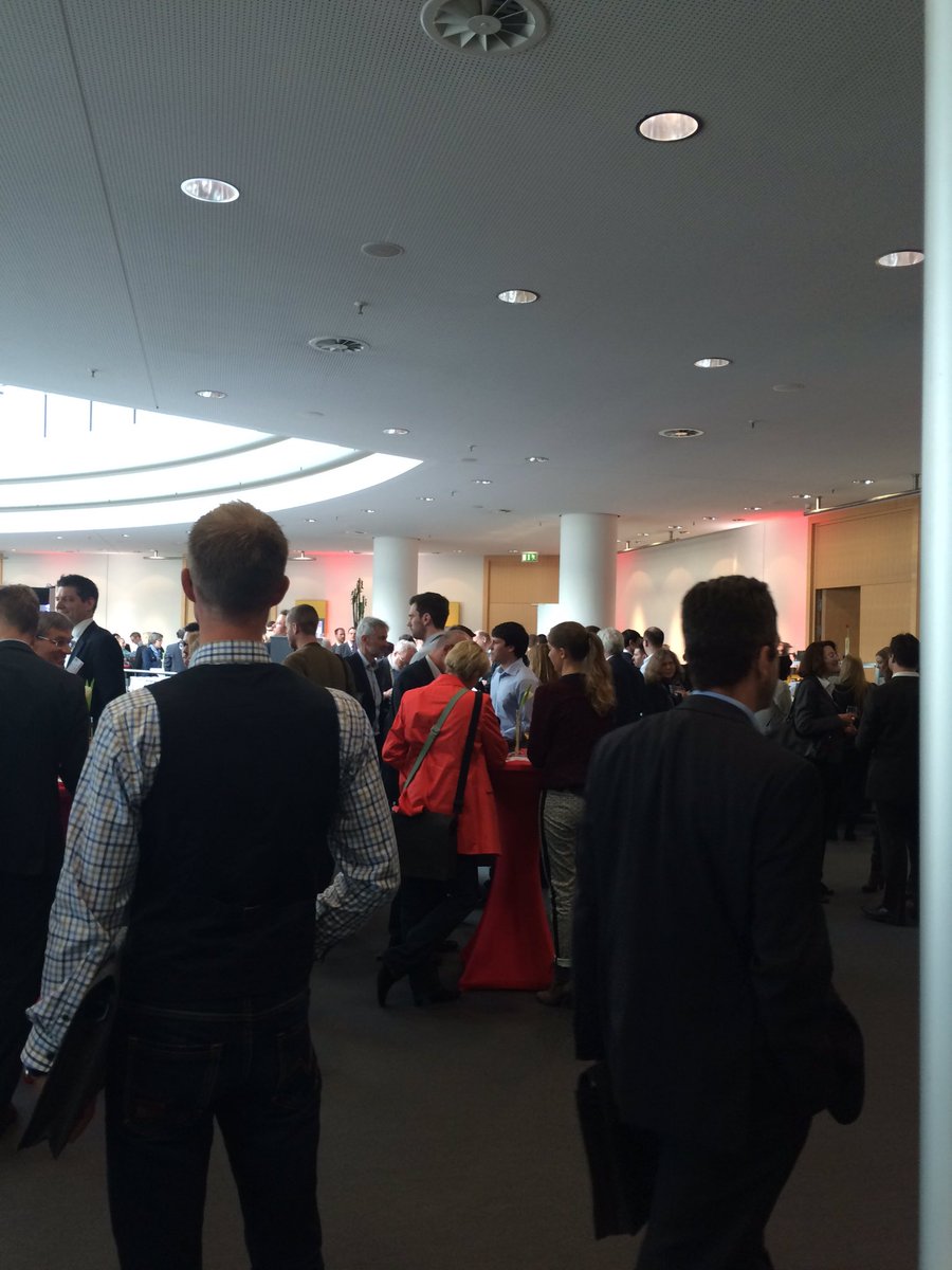 MIDGmbH's tweet photo. Ganz schön viel los auf der diesjährigen #midinsight https://t.co/tP5HCrKgwk