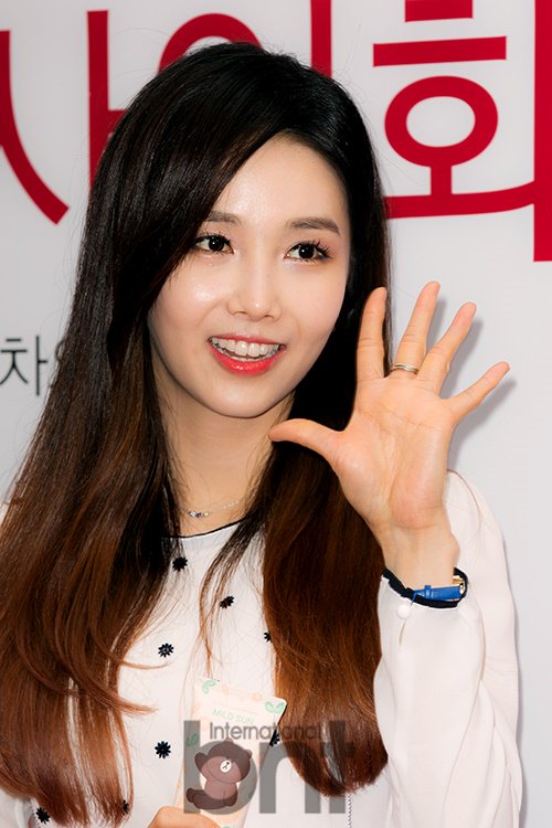 officialbntnews's tweet photo. ☆'#BeautyNet’ Opening Celebration Event☆
#Fiestar #피에스타 #autograph #event
For more: https://t.co/sqar7eXHkM https://t.co/GQCsgz9smX