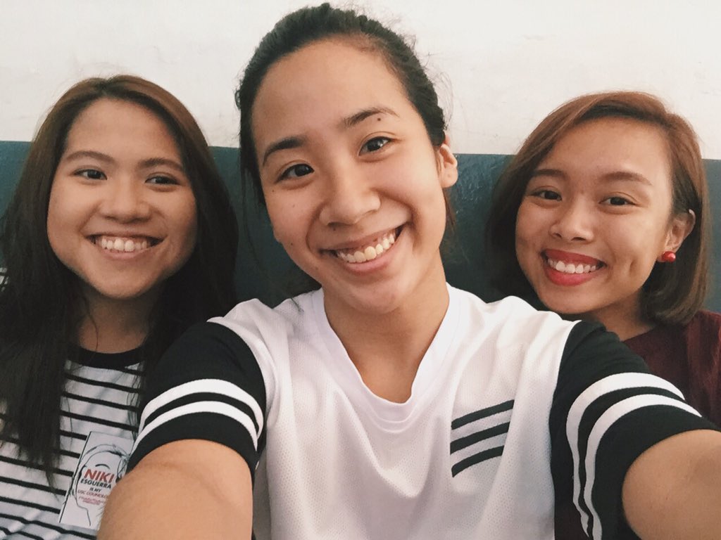 beaBWISEnTe's tweet photo. Us after finding out we passed the first part of our mini-thesis. #BenNChenny's #Advertisingclass #FAlife https://t.co/6oo3lxY7Du