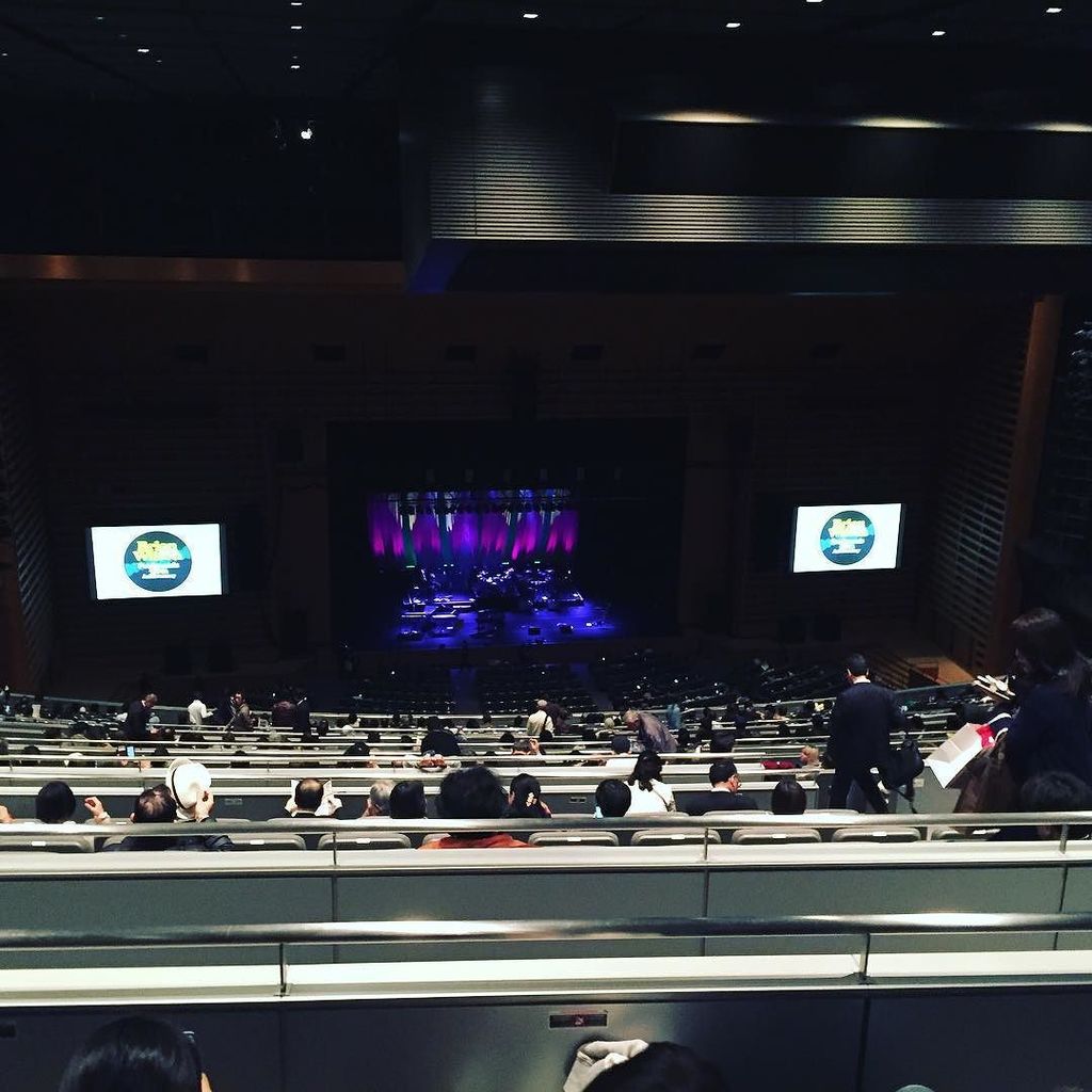 ikanocchi's tweet photo. ブライアン・ウィルソンのライブ！遠いぞ！(*^◯^*) https://t.co/D2P0JINw3b https://t.co/NfhoJgYewn