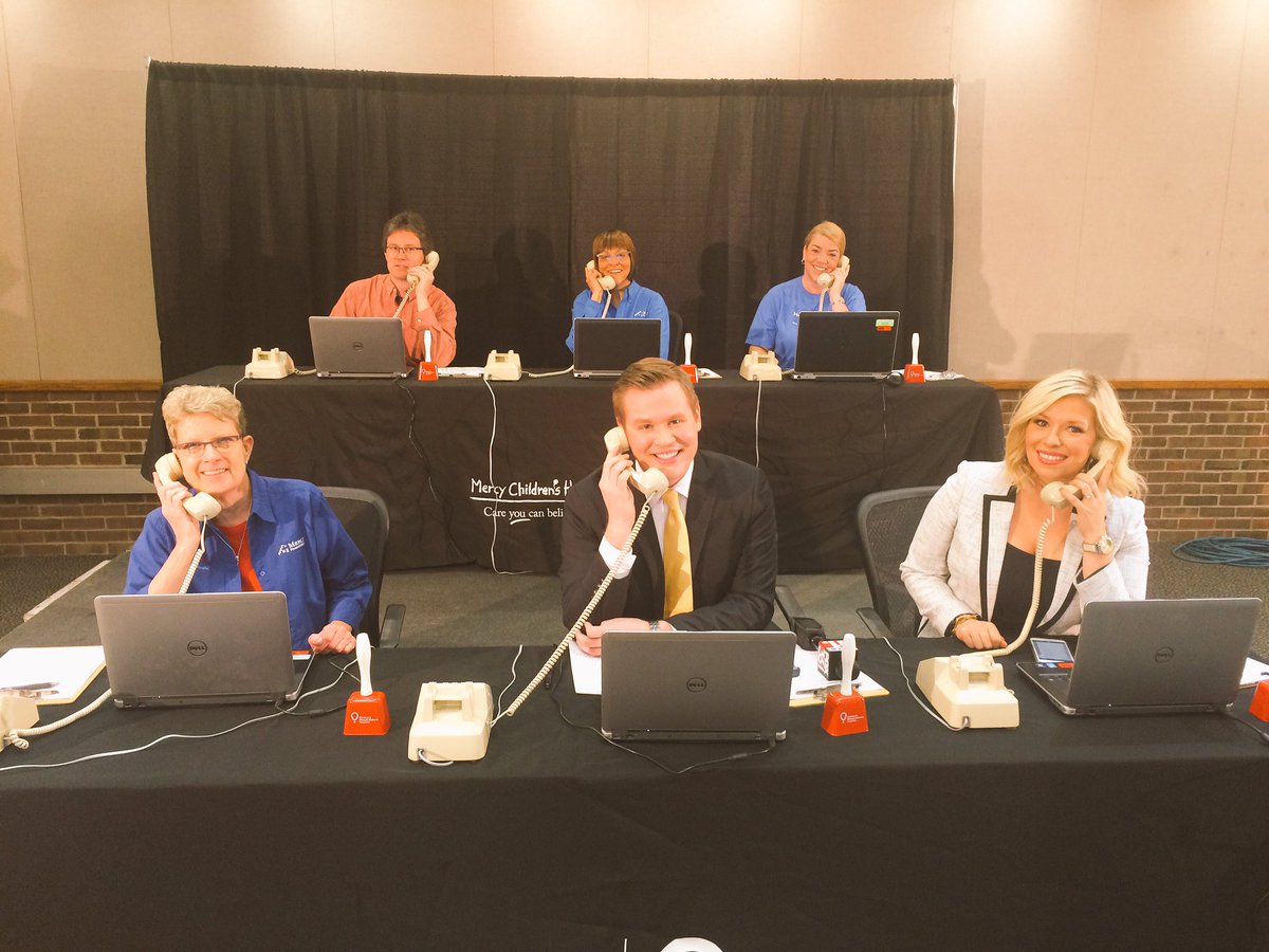 MikeHoldenNews's tweet photo. Call me maybe? @immelandrews and I manning the phone banks with #CMNTelethon volunteers. #MakeAMiracle11 https://t.co/cz5LPIxDk8