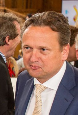 Onderzoek KPMG_NL ow.ly/10wEem: "Forse verschillen in belastingheffing bij overdracht familiebedrijf"