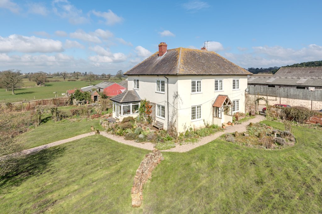heatherjonescom's tweet photo. 218-acre Webscott Farm near Shrewsbury for sale through @BerrysSurveyors https://t.co/wHyNpEre2h https://t.co/S1CSl8W5qv