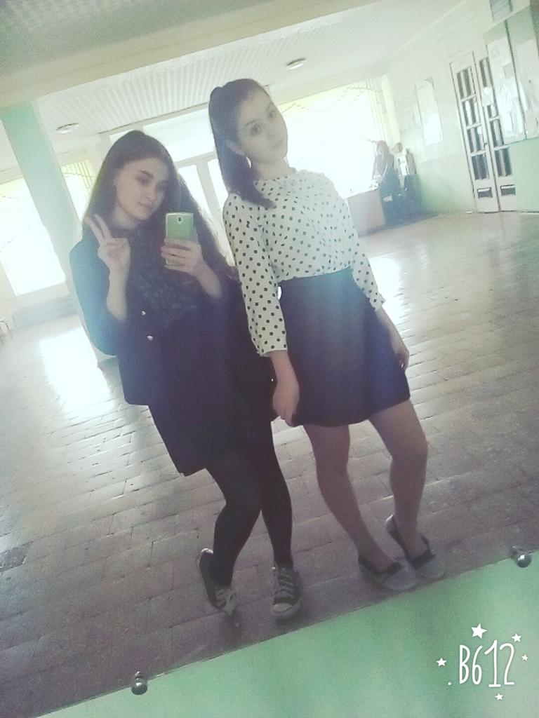 sonyafuy's tweet photo. #в_школе_поставили_зеркало_надо_сделать_фото )))) https://t.co/zvslkSgDHY