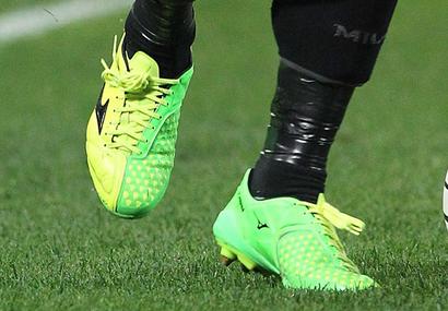 ACミラン 本田圭佑 選手 着用スパイクは ミズノ ウェーブイグニタス4