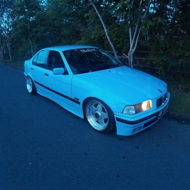 slammedbimmers's tweet photo. Bembi blue hee #releasecommunity #bmw #e36 #bmwunion #bimmer #bimmerfitment #slammedbimmers #loweredgang #loweredprโฆ https://t.co/YN7eFtv9Gm