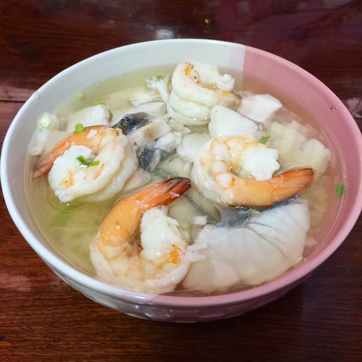 *เมนูโปรดข้าวต้มกุ้งปลากระพงฝีมือม๊า หอม อร่อยมากเหมือนเดิมค้าบ #thankful #blissful #me 💕🙏🏼✨