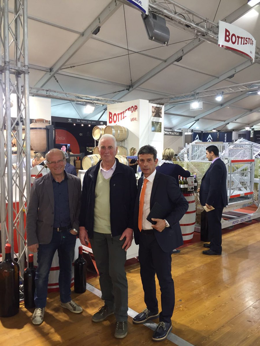 Ecco Antonello al ns #stand @VinitalyTasting #enolitech #wine #giropallet #rotojolly #bottistop #barrel #botti