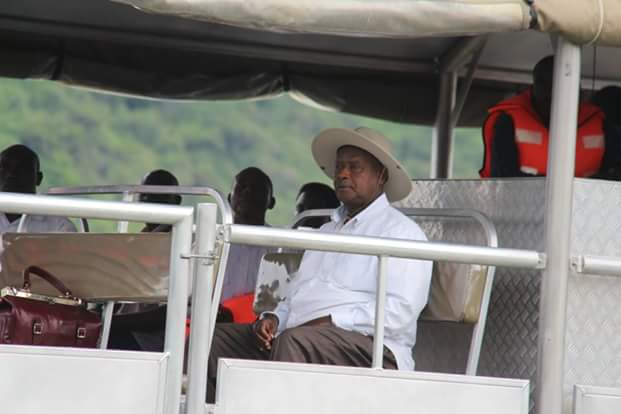 BalukuGeoffrey's tweet photo. H.E @KagutaMuseveni took on a launch cruise along the amazing KazingaChannel that connects Lakes Edward &amp; George https://t.co/1MFi0NwR1X