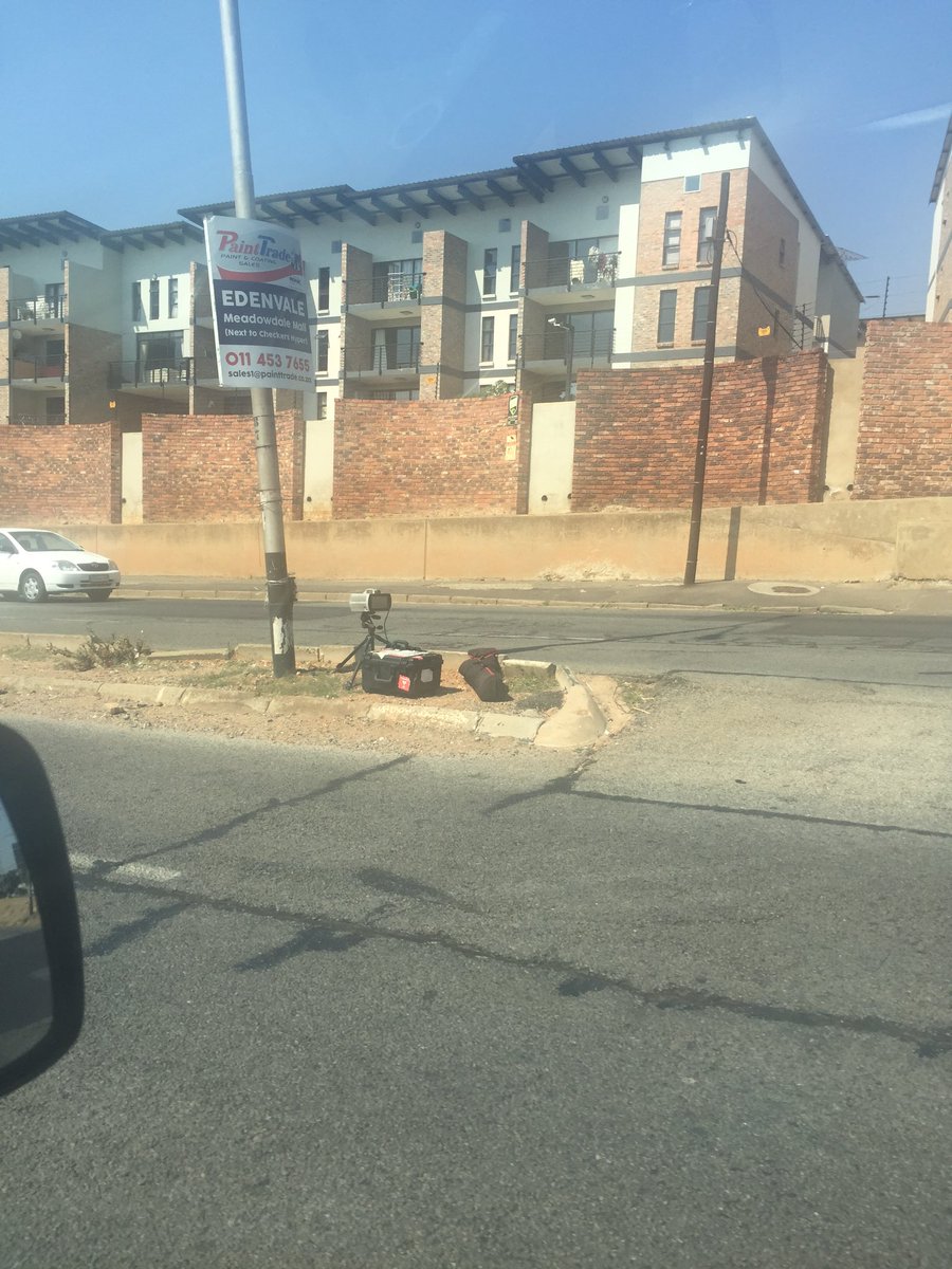 cat_ioannou's tweet photo. @PigSpotter pigs trapping on AG de Wet towards fishers hill since this morning https://t.co/TG3rpna4A1