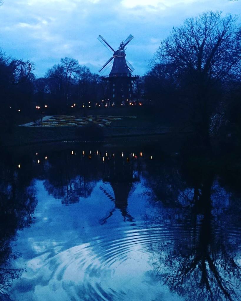 abroad_me's tweet photo. Real places from old stories. #erasmus #erasmuslife #trip #bremen #germany #studentnomad #theerasmusbible #instaer… https://t.co/8O0l0rSofJ