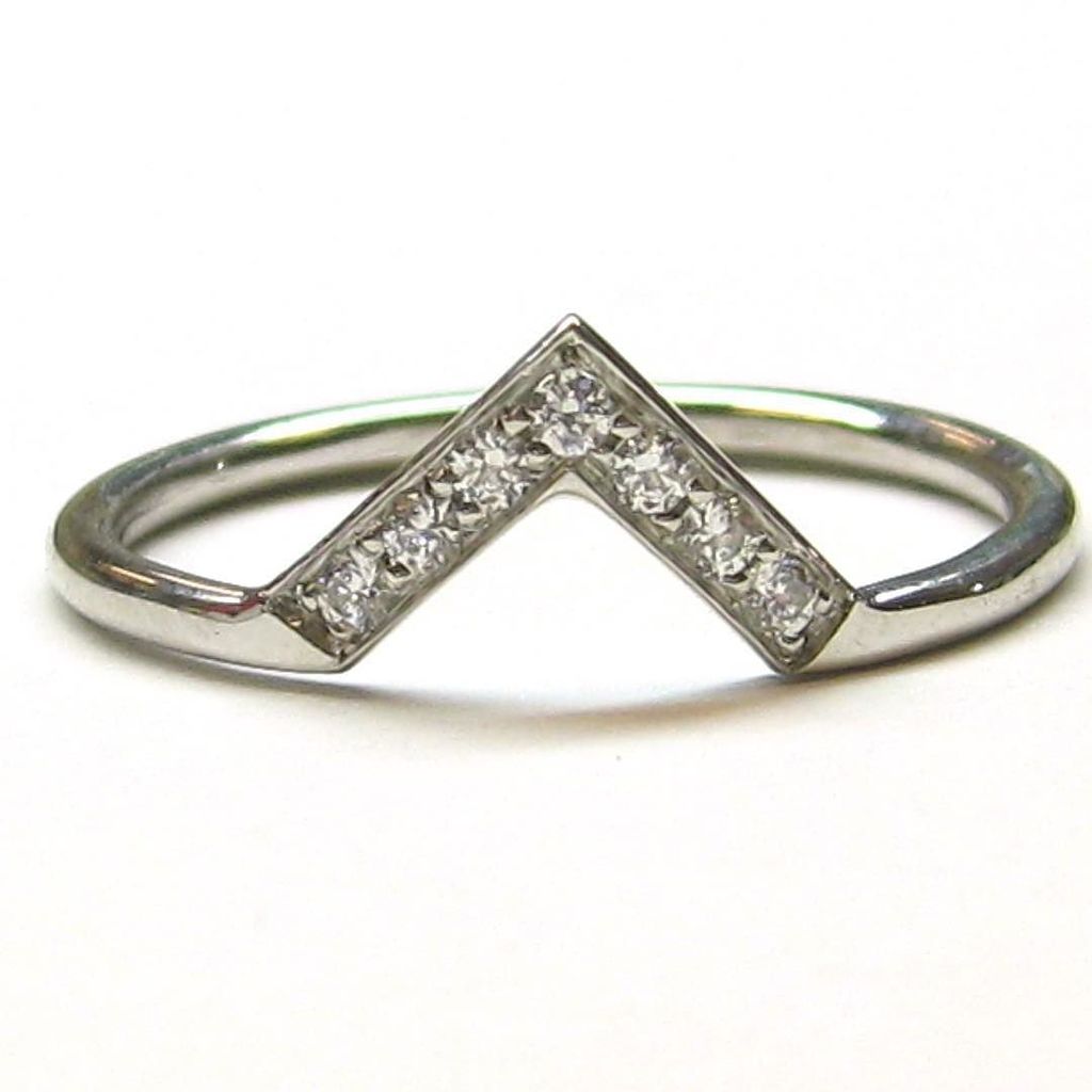 Flammeenrose's tweet photo. À la mode! #triangle #ring #bague #engagementring #wedding #made_in_mtl #buylocal #whitego… https://t.co/AIChN7JDPe https://t.co/1yrmUPG8NR