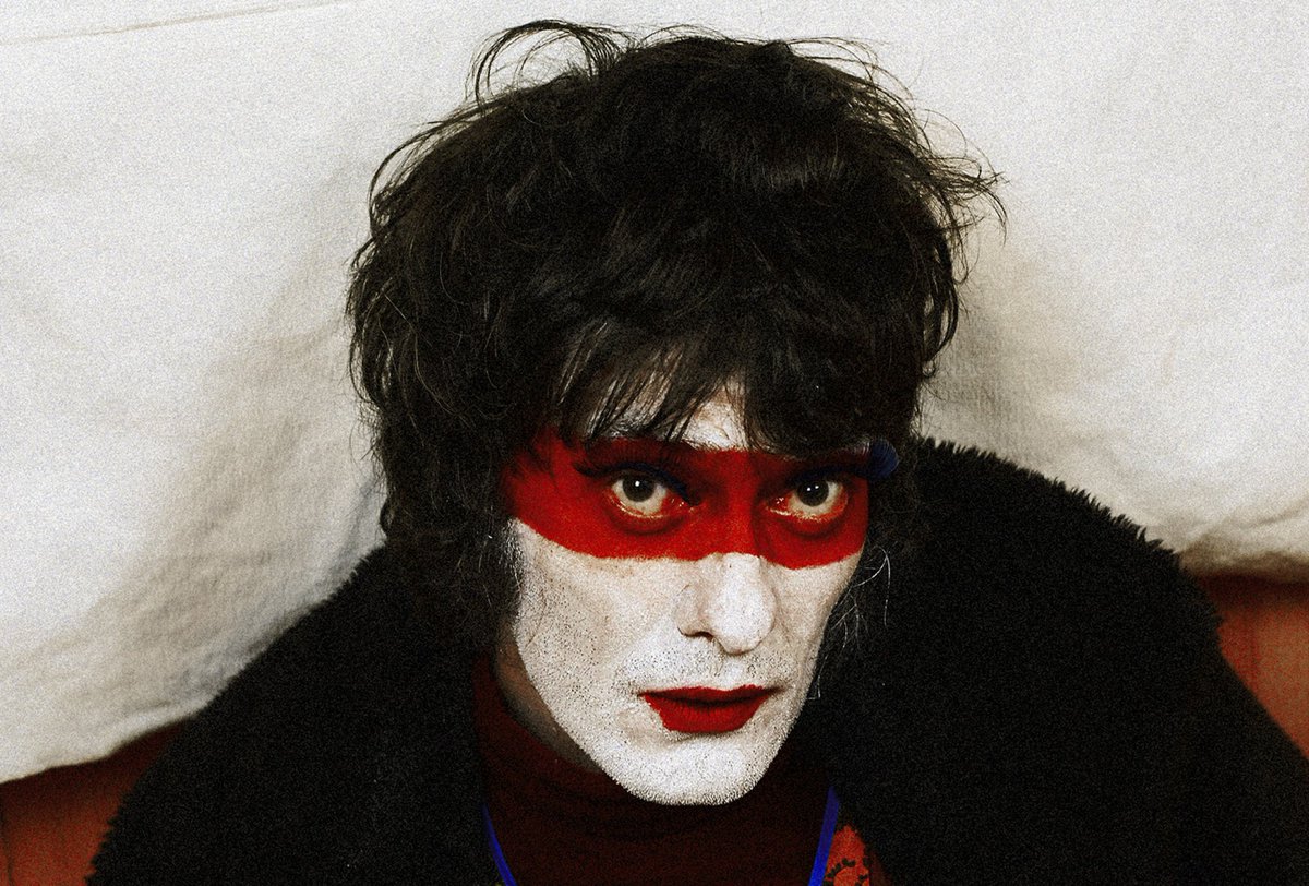 . <a href="/IsaacUlam/">Isaac Ulam</a>:"No m’interessen les cançons planes,ni la gent que imita grups x ser coneguts" enderrock.cat/edr/numero118/…