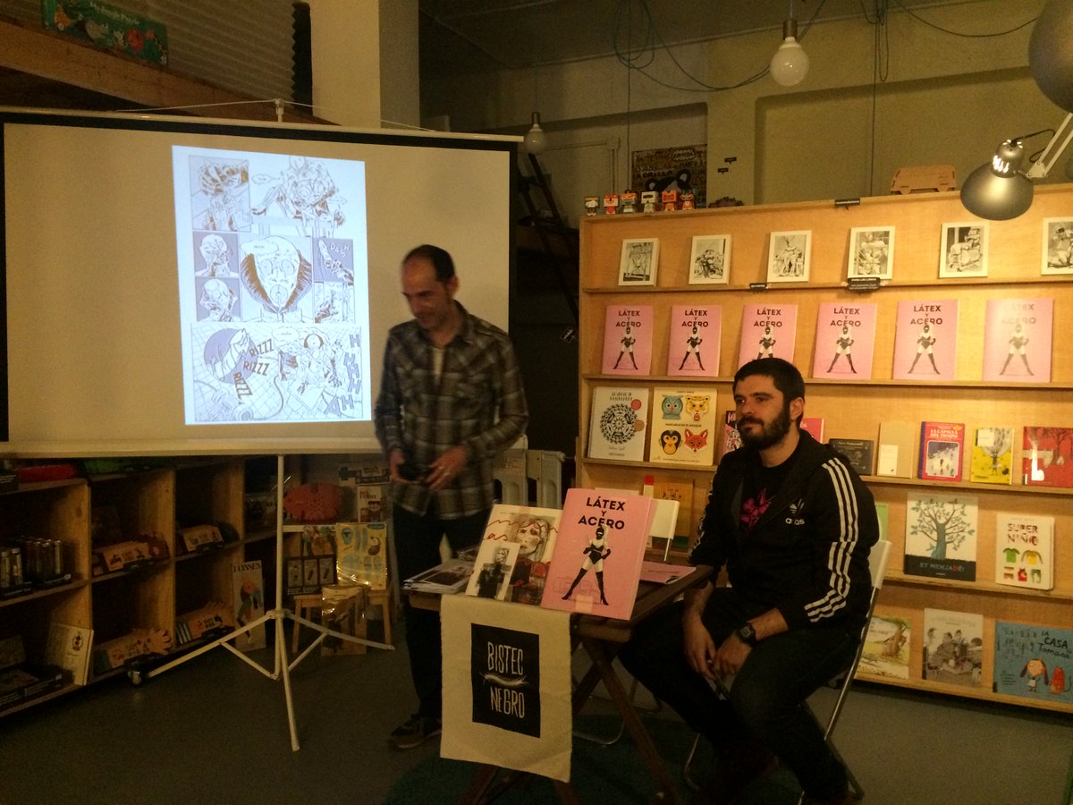 Alguna foto de la presentación de LÁTEX Y ACERO de <a href="/victor_solana/">Víctor Solana</a> en <a href="/_Estudio64_/">Estudio 64+Librería</a> de Valencia el pasado jueves.