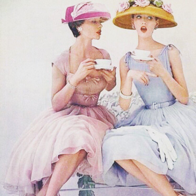 teasewellness's tweet photo. Sippin in style with our #teaFF this #Tuesday @tease_tea 👒 #teasetea #teatime #tealover #classy #teafftuesday #tea https://t.co/Pk5wRDwVJ3