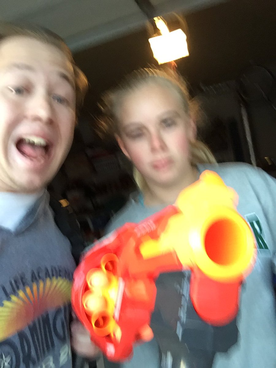 Team_CCCP's tweet photo. @JCMMNLANERF Terrible pic of Dani Brocker for 1 point 2-0.  Kill time 6:53, revive time 10:53 https://t.co/knZh7IsGYe