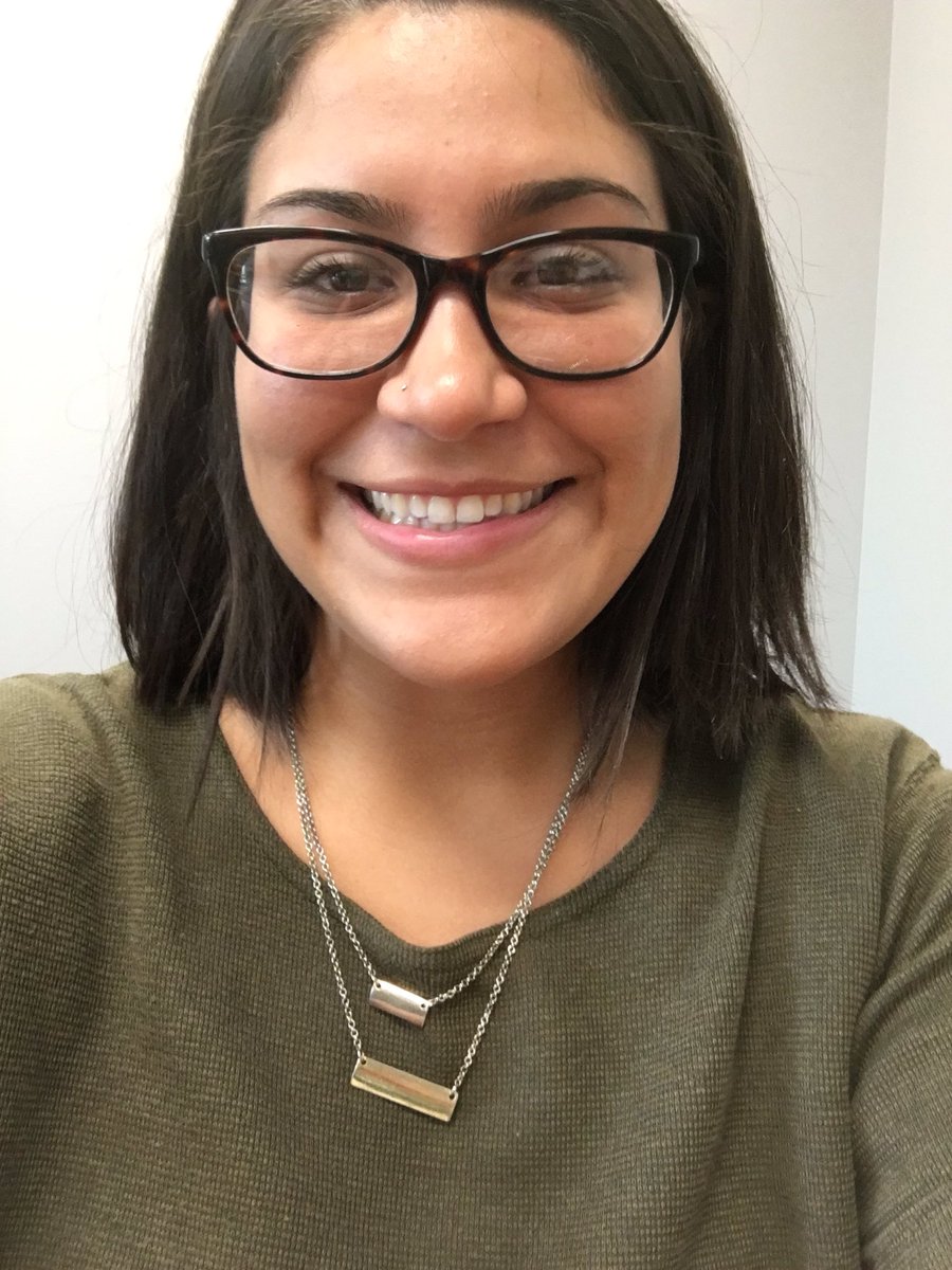 DorianRFranco's tweet photo. Make sure ur photo doesn't completely separate columns. Make sure u stay consistent with text type. #dznstn https://t.co/JSNLiLEWah