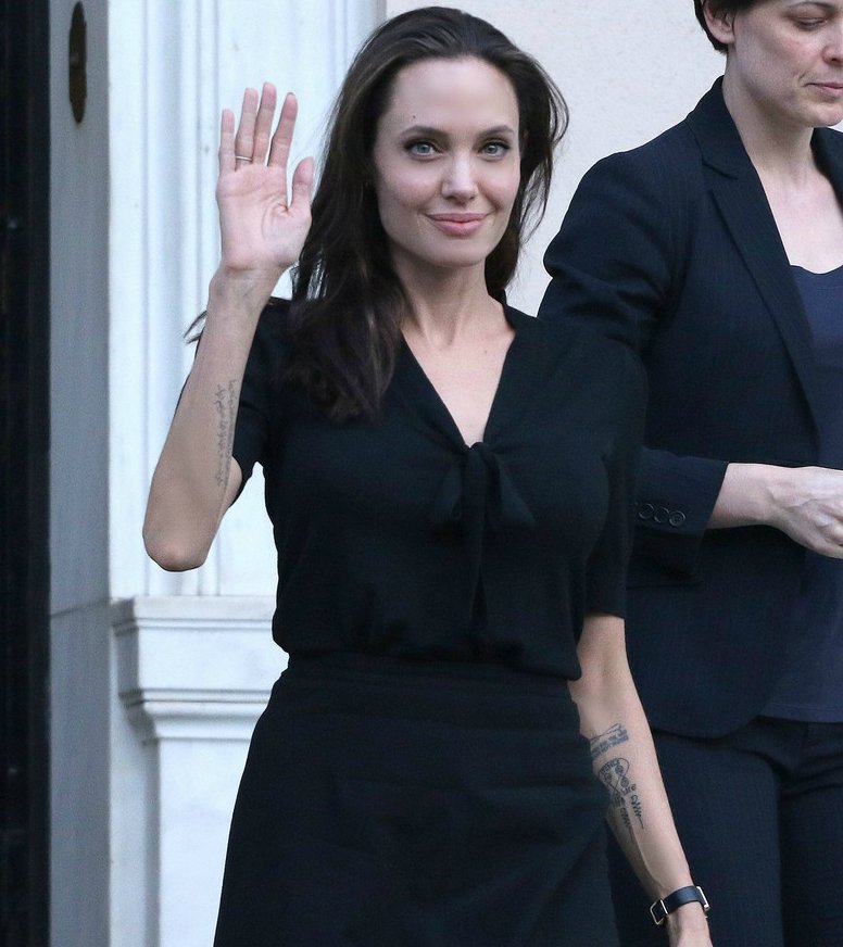 Angelina Jolie On Twitter Why Is Angelina Jolie So Cute
