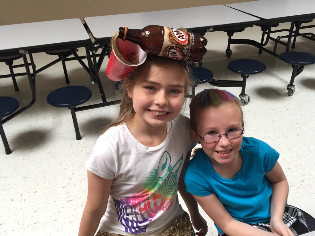SGStingrays's tweet image. It is book fair week and crazy hair day at Stonegate. #raypec