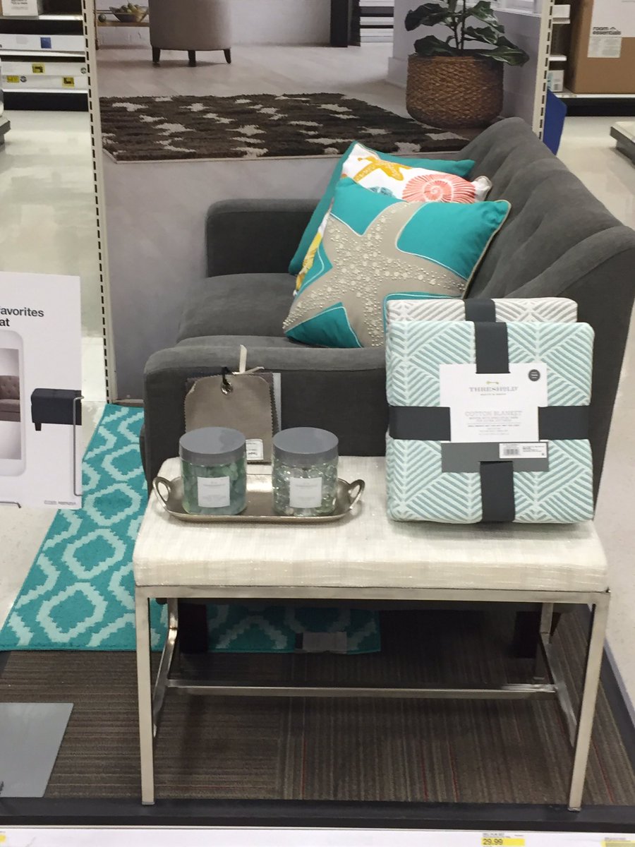 KimberlyConnol1's tweet photo. Having fun with all the shades of blue. #VML https://t.co/LjJ6CU7V0W