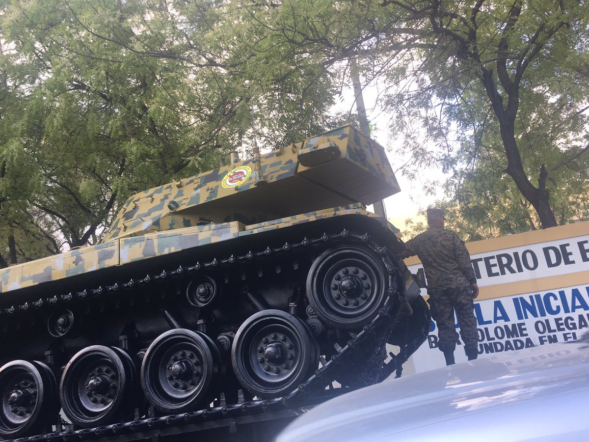 Cristopher_A01's tweet photo. #TanqueDeGuerra #RD #EjercitoNacional https://t.co/D0DUs3eXA3