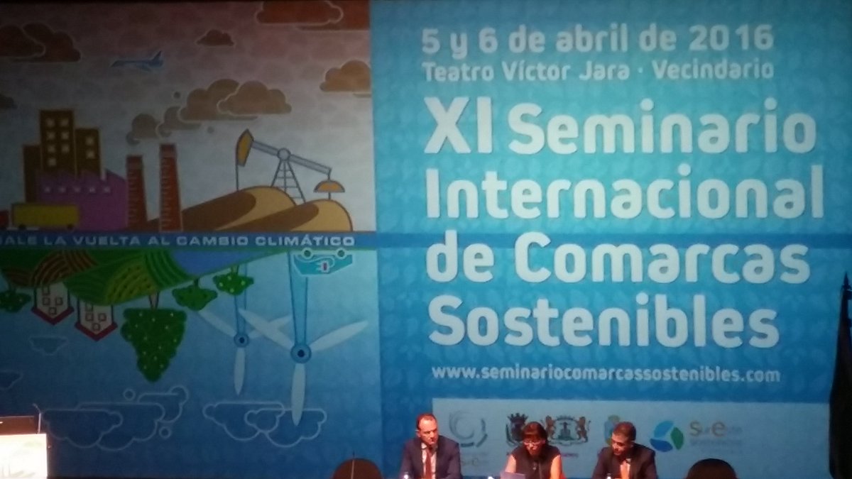 Surestegc's tweet photo. "La felicidad encontrada", cuento escrito y leído por Dunia González, en el #SICS2016
https://t.co/vaMweHkNI7 https://t.co/kUqJqxldPn