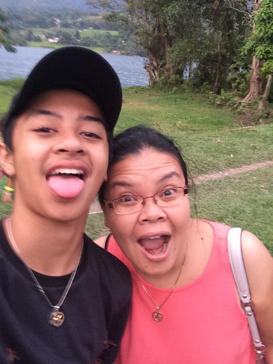 Happy family ...❤️😍 #salamjuaradihati  <a href="/bastiansteel/">Bastiansteel</a> dari samosir 😍❤️