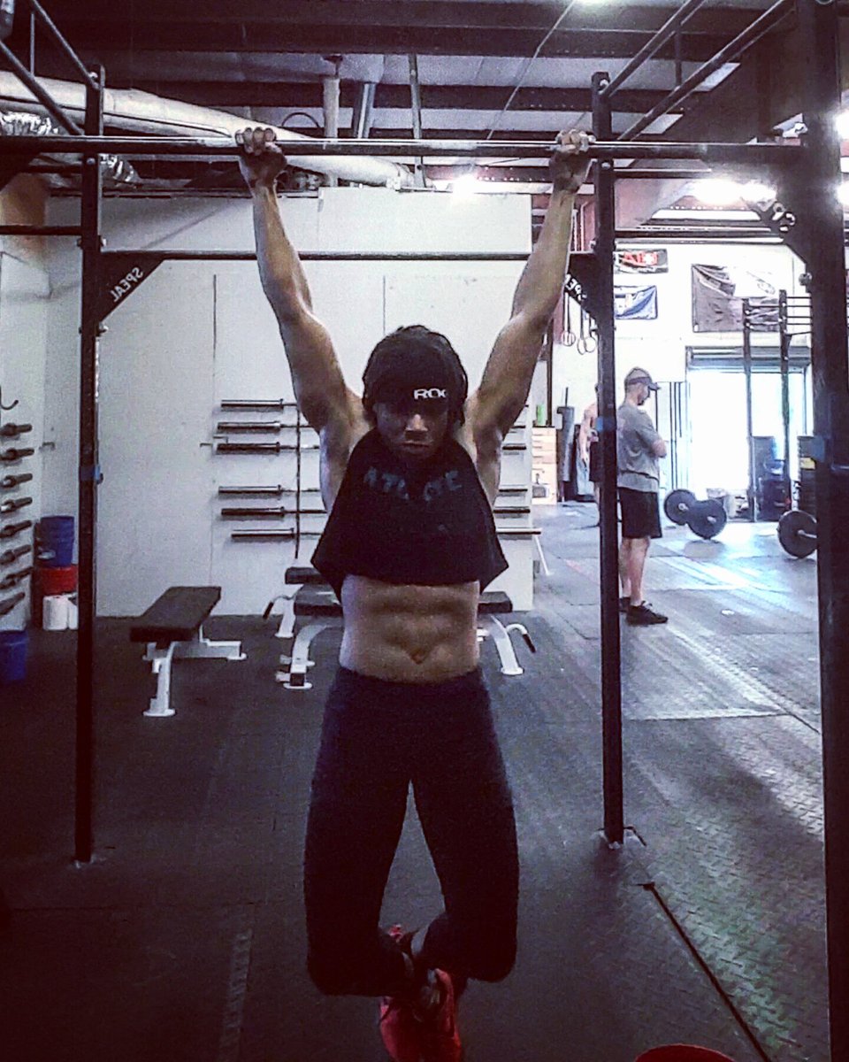 SigmaEsquire03's tweet image. I&apos;m going to start building Phoenix&apos;s photography business....  Lol #strictpullups #CrossFit sooooo many #wods!!