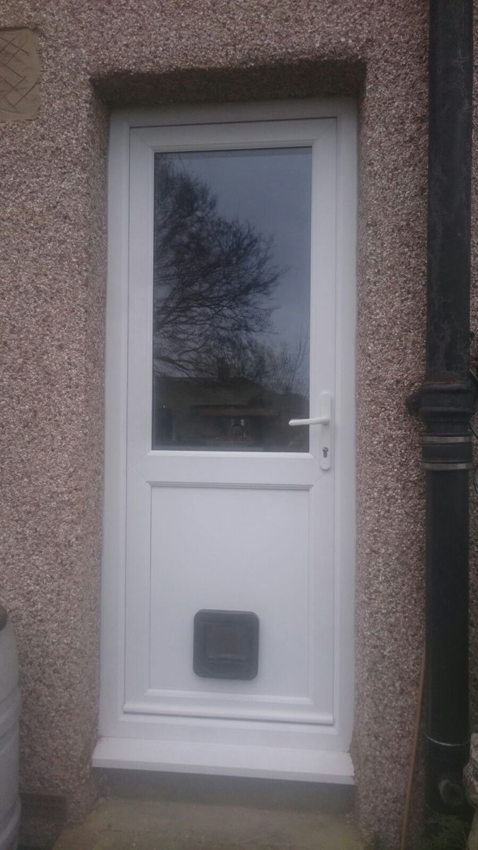 Affix_Windows's tweet photo. Front and back door installed in Lee #AffixWindows #Charlton #Lee #Greenwich #London https://t.co/juBKDtWEvD