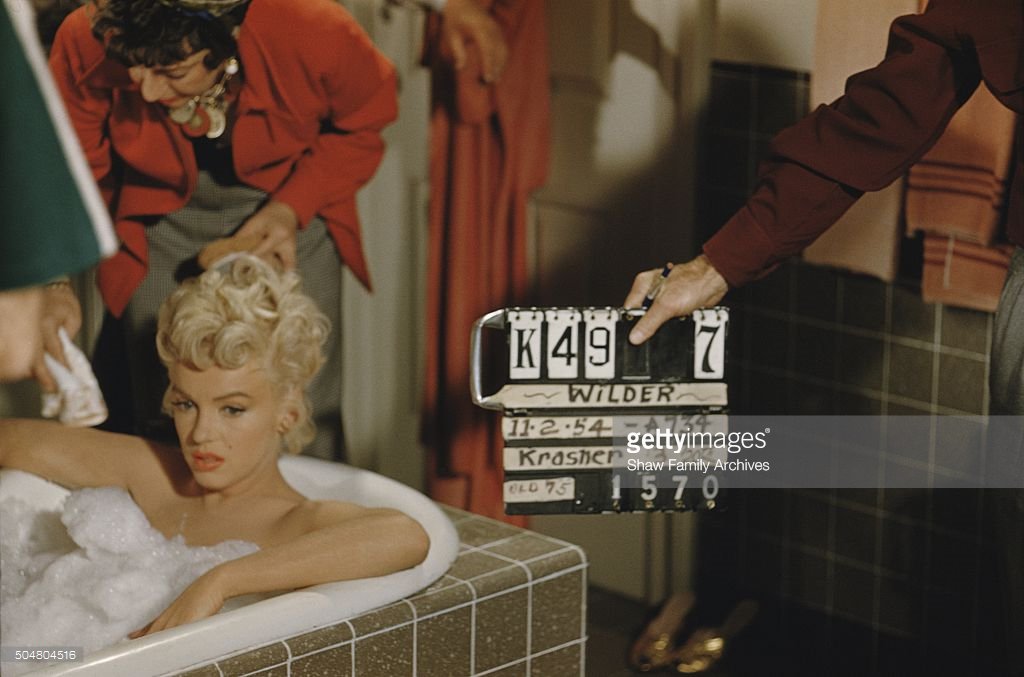 Behind the scenes with Marilyn Monroe: gtty.im/1S3gZtH #MarilynMonroe #Hollywood