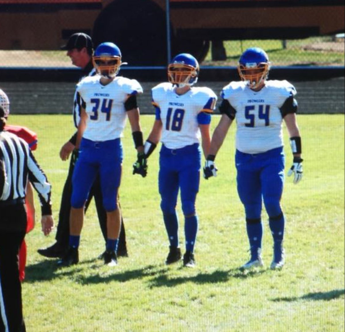 Olson_34's tweet photo. Happy Birthday to the man in the middle! Hope you have a great day man!🎉🎊 @cole_johnson18 https://t.co/ykn9yFkqh8
