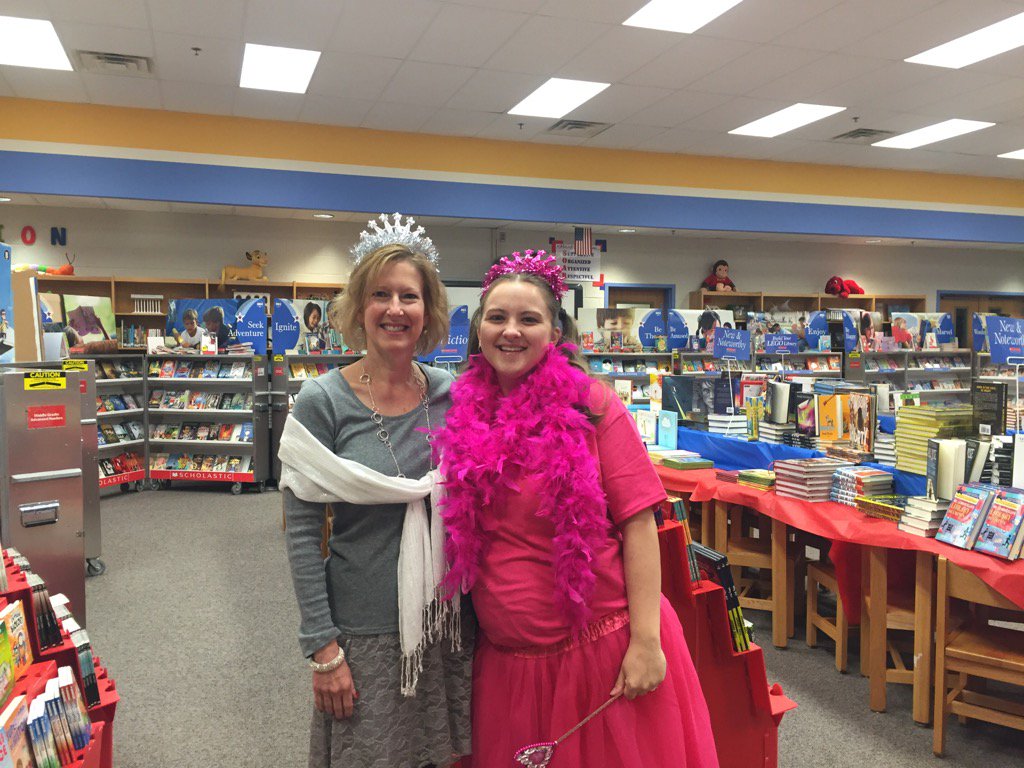 AFWelch's tweet photo. Library ladies celebrating literacy week as Licious girls! #ashlandsoar #aelibrary https://t.co/oFj5x7aJak