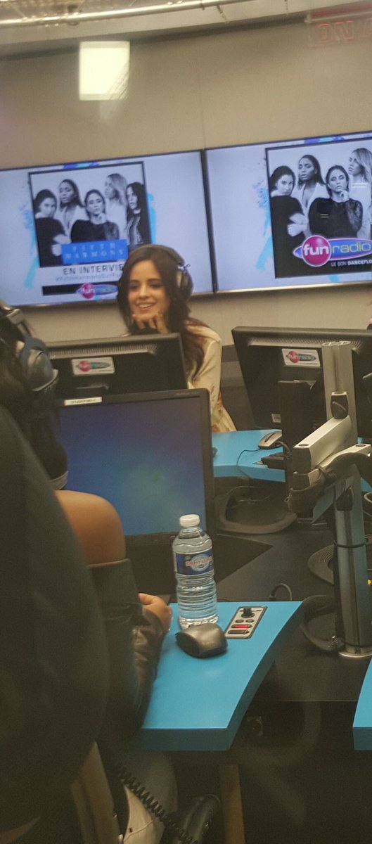 CCabelloNews's tweet photo. Camila today at @funradio_fr (via @darksidedinah) https://t.co/EQIaOecpXf