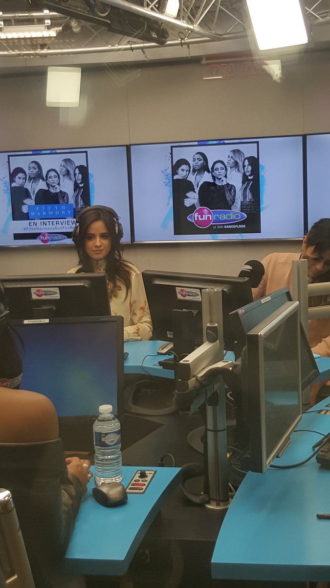 CCabelloNews's tweet photo. Camila today at @funradio_fr (via @darksidedinah) https://t.co/EQIaOecpXf