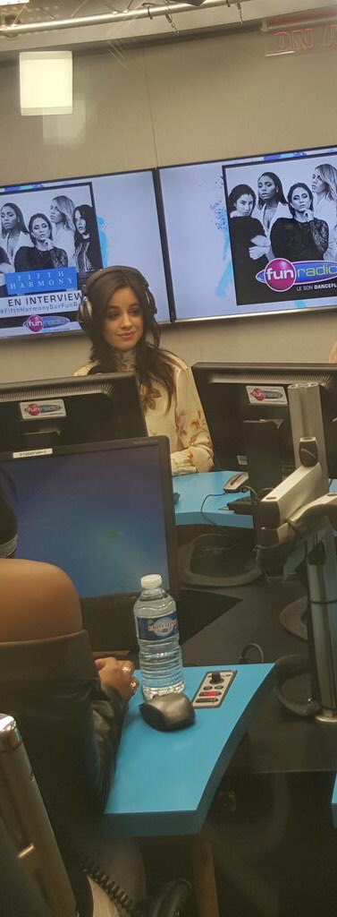 CCabelloNews's tweet photo. Camila today at @funradio_fr (via @darksidedinah) https://t.co/EQIaOecpXf